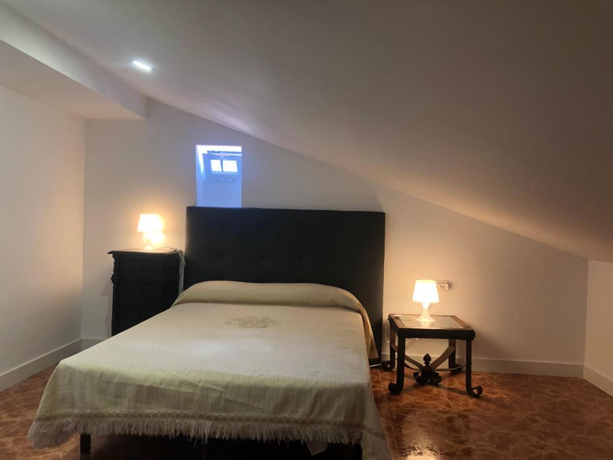 Apartamento Turistico Atico La Taberna Arenas de San Pedro Exterior foto